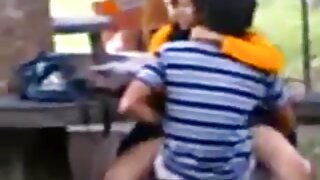 Убавата девојка Марија Раја си поигрува со нејзината влажна грабка - 2022-02-23 08:39:35