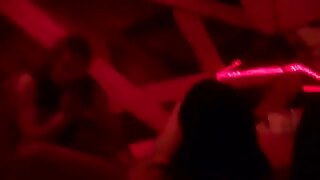 Бренди Лав прикован од дебел петел што мачи - 2022-02-26 04:22:04